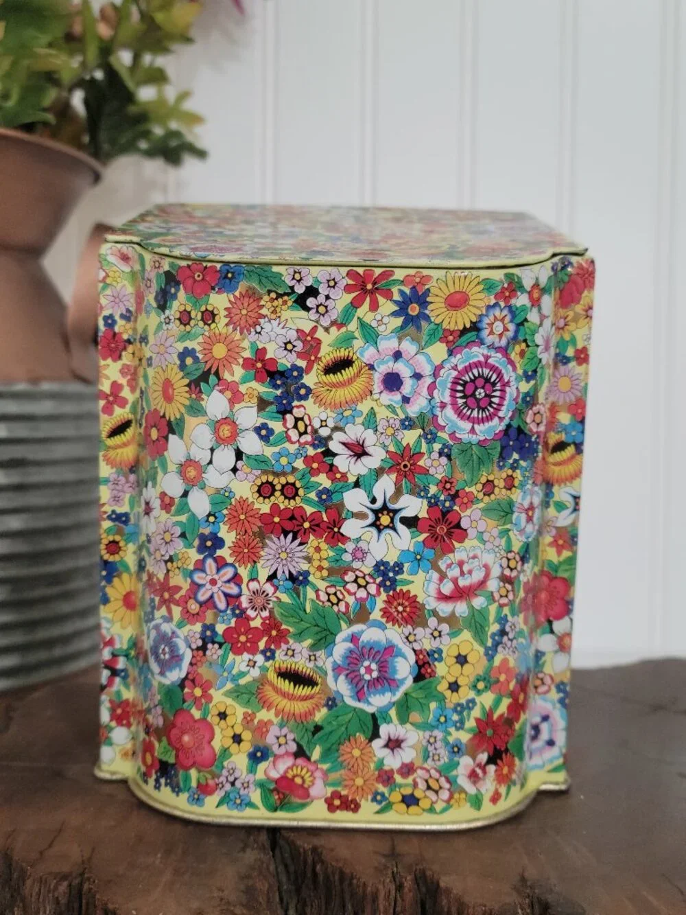 Vtg Retro Cottagecore Grandmacore Chintz Floral Hinged Daher Tea Tin Canister